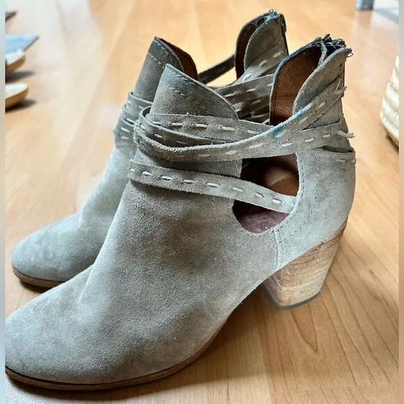 FRYE Women's Shoes Naomi Pickstitch Shootie Ankle Boot Ash Grey Suede Le…