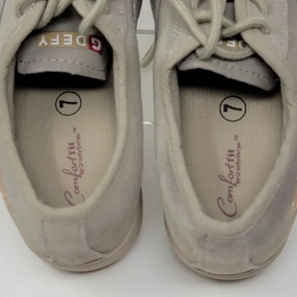 G-Defy Gravity Defyer Comfort Fit Beige Suede Shoes TB7009FCR-M Women's Size 7