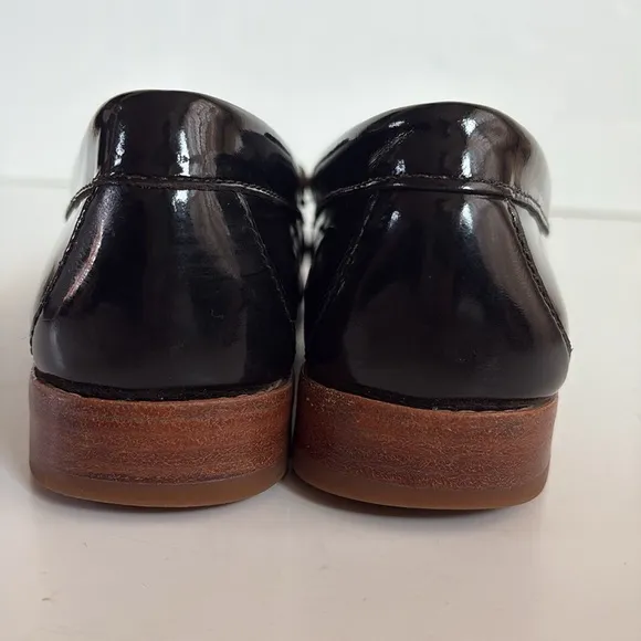 G.H. Bass &amp; Co. Weejuns black patent leather loafers flats slip on shoes