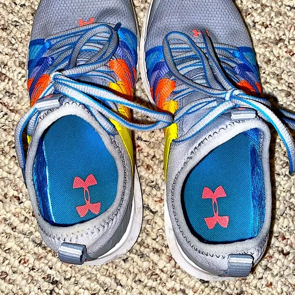 Girls Under Armour Rainbow Tennis Shoes Size 4