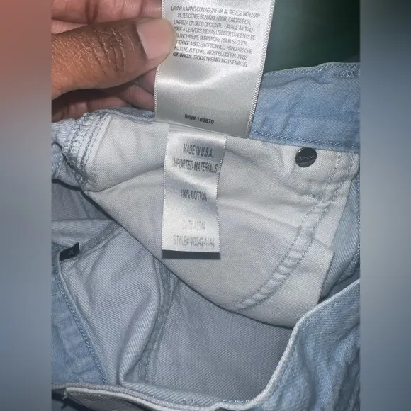 Goldsign Jeans size 26- Flaw