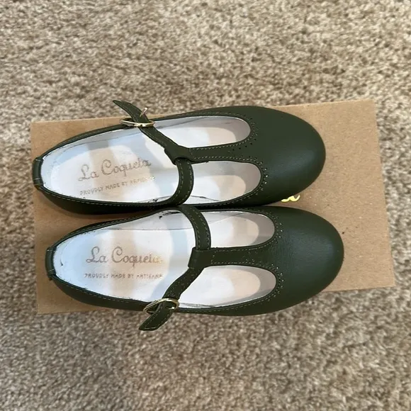 Green Dress Shoes with Elegant Strap Design
