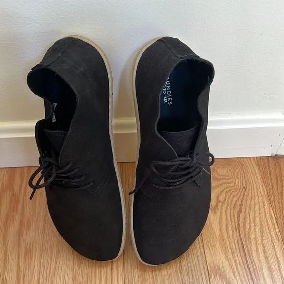Groundies Milano soft barefoot lace up shoes for women Sz 10.
