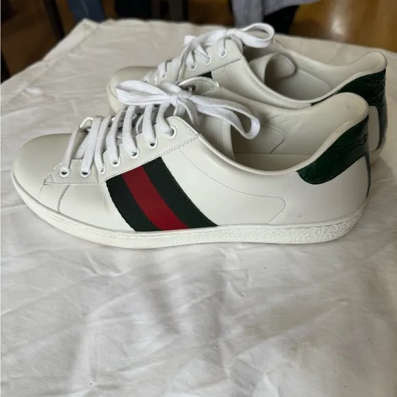 Gucci White and Green Sneakers with Sleek Design