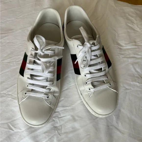 Gucci White and Green Sneakers with Sleek Design