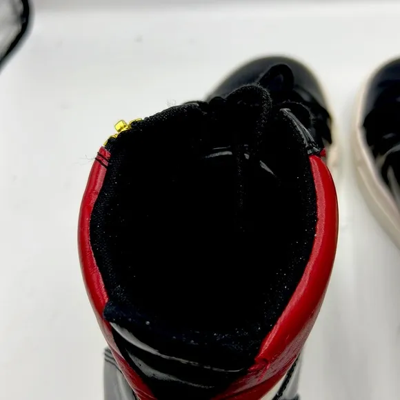 Guess shoes for women size 9.5 men 7.5