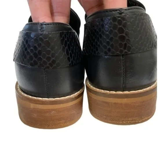 HARDY black leather LOAFERS with a snake skin pattern and almond shape toe.