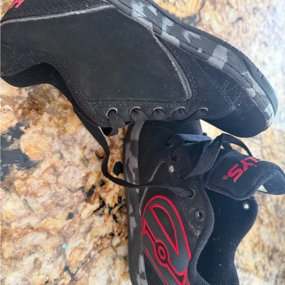 Heelys Black and Red Kids Shoes