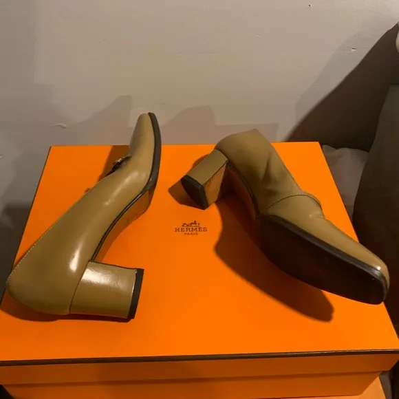 Hermes women shoes size 37 EU/ 7 US