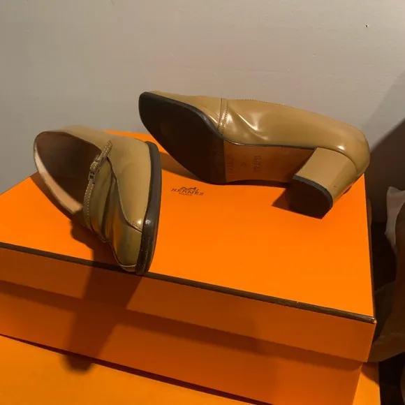 Hermes women shoes size 37 EU/ 7 US