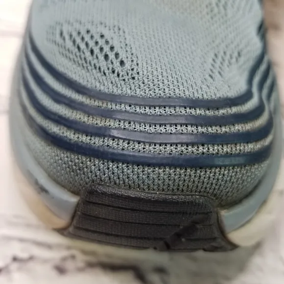 Hoka Bondi 6 majolica blue running shoes