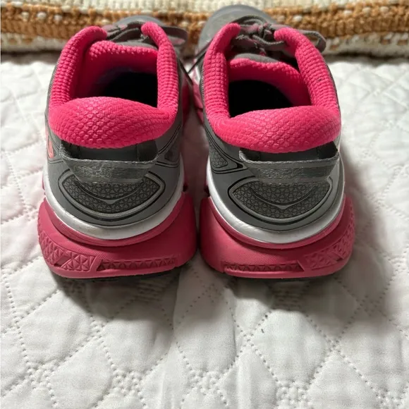 HOKA One One Clifton 2 Women's Gray and Pink Running Shoes