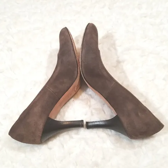 Isaac Made in Italy Suede brown Heel shoes. 6.5