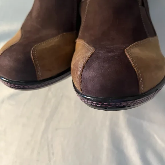 J-41 Brown and Tan Suede Heels (3.5) with Rounded Toe