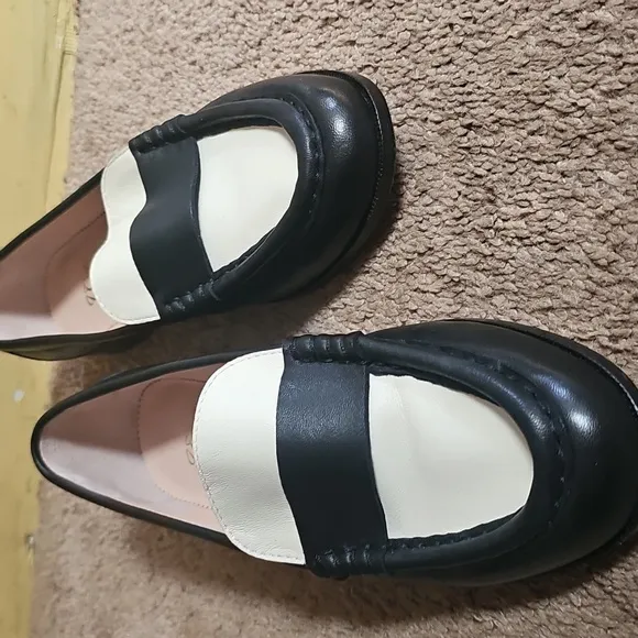 J Crew Women's Loafers.. Size 7.... Excellent Condition..free Ship