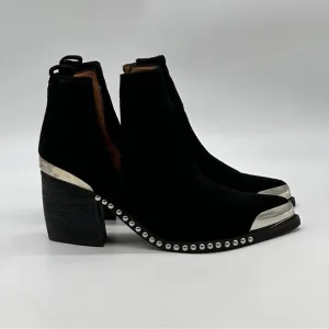 Jeffrey Campbell Optimum Suede Ankle Shoes. Size 8.5