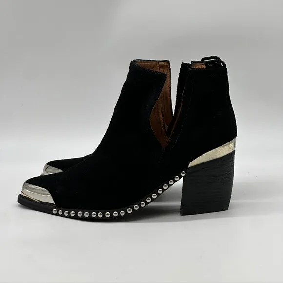 Jeffrey Campbell Optimum Suede Ankle Shoes. Size 8.5