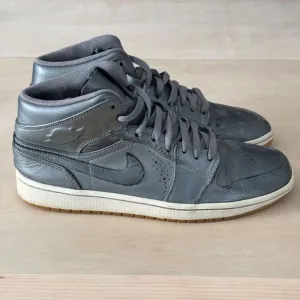 Jordan 1 Mid Nouveau Sneakers Shoes Cool Gray 2014 850102 - TYPS Men Size 10.5