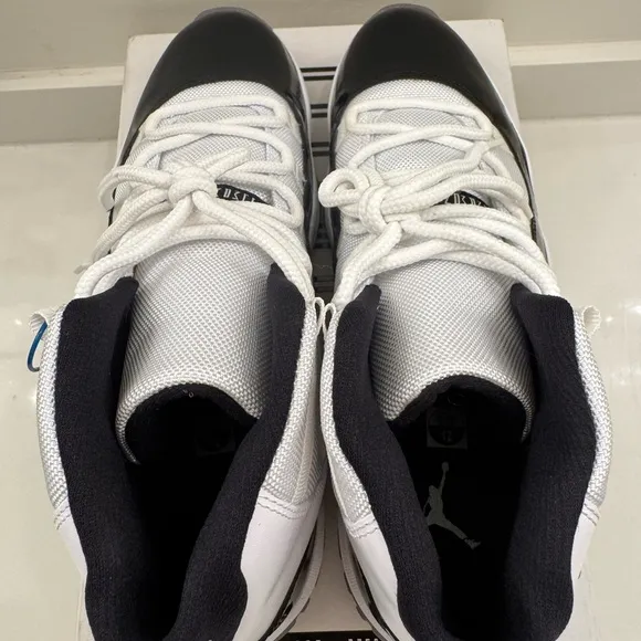 Jordan 11 Concord 2011