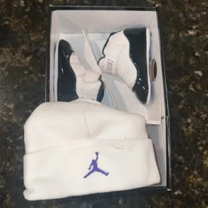Jordan 11 retro gift pack 1C