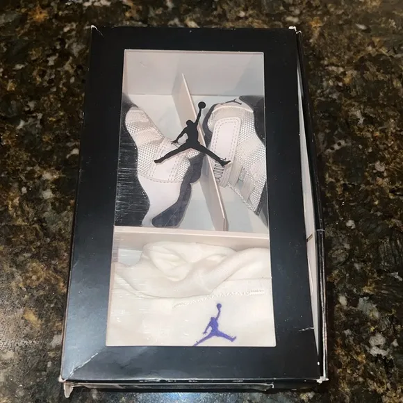 Jordan 11 retro gift pack 1C