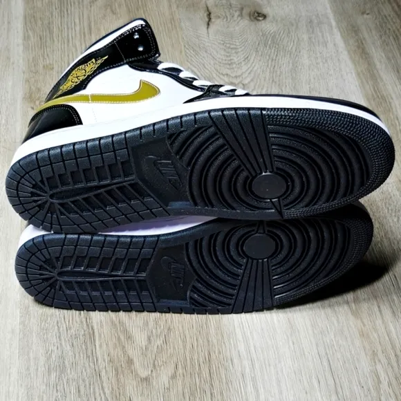 Jordan Athletic Men Shoes Black White Gold