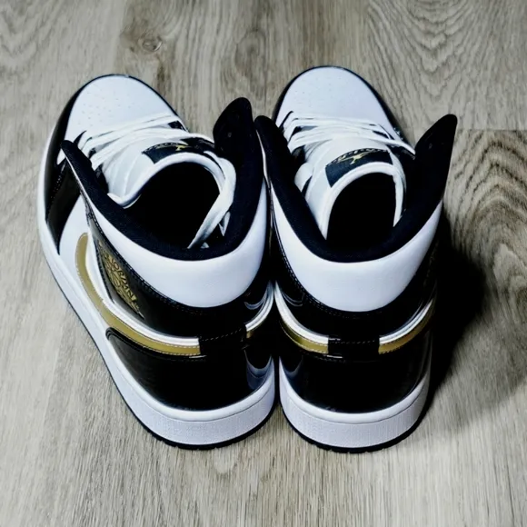 Jordan Athletic Men Shoes Black White Gold