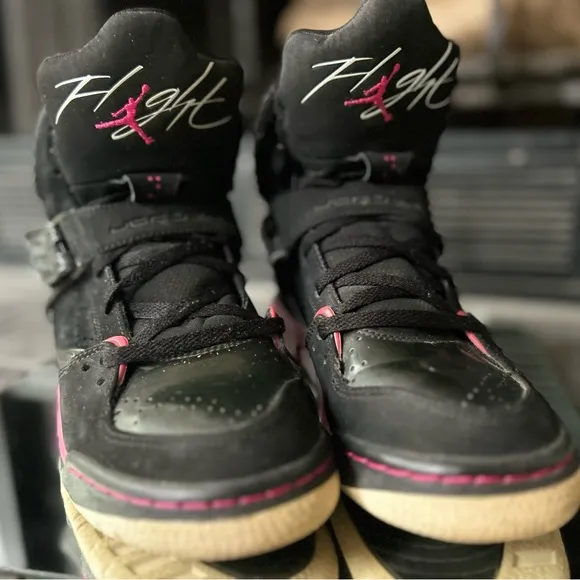 Jordan flight 45 high ( black / pink ) size : 5Y equivalent to a woman’s size 7