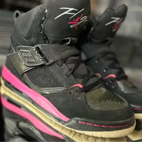 Jordan flight 45 high ( black / pink ) size : 5Y equivalent to a woman’s size 7