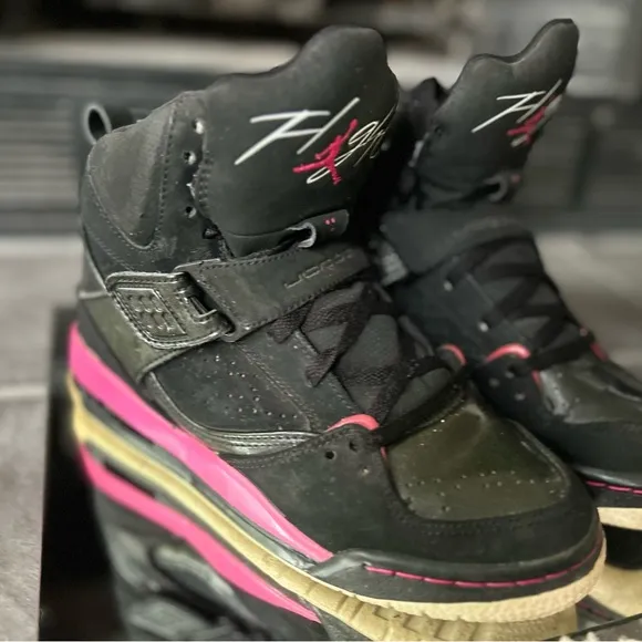 Jordan flight 45 high ( black / pink ) size : 5Y equivalent to a woman’s size 7