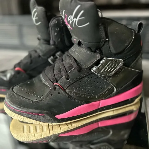 Jordan flight 45 high ( black / pink ) size : 5Y equivalent to a woman’s size 7