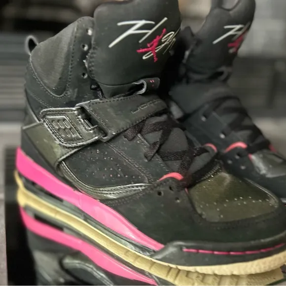 Jordan flight 45 high ( black / pink ) size : 5Y equivalent to a woman’s size 7