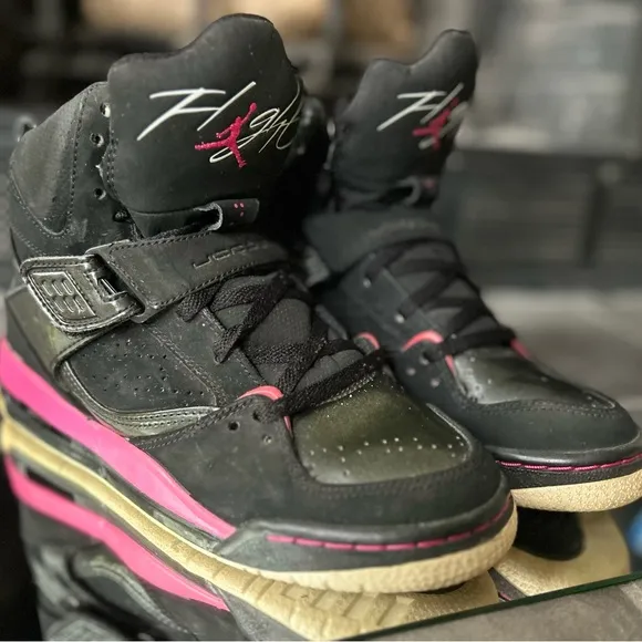 Jordan flight 45 high ( black / pink ) size : 5Y equivalent to a woman’s size 7