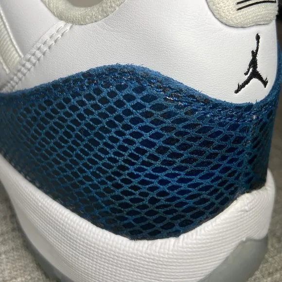 Jordan Retro 11 Low LE Basketball Shoes