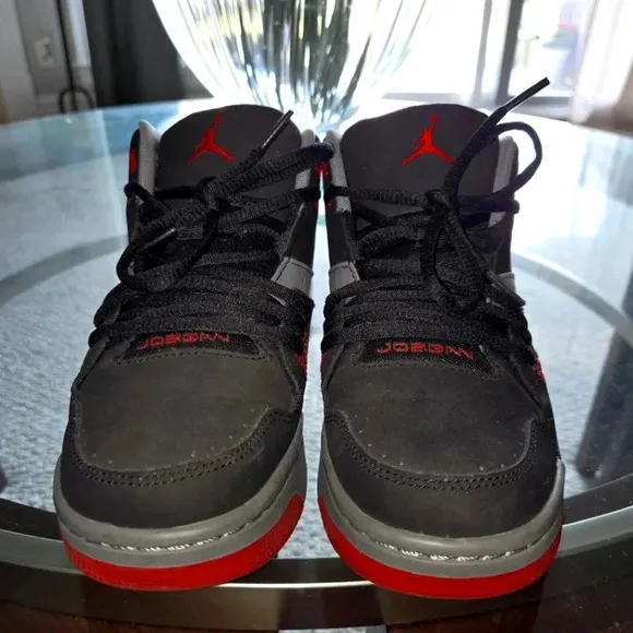 Jordan Retro Youth 6.5Y Shoes