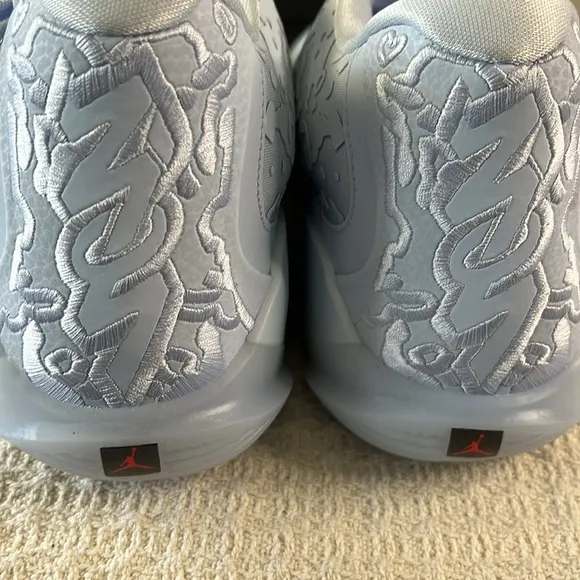 Jordan Zion 3 - basketball shoes, Men sz 12, like new w box, bleu Carolina, Nike