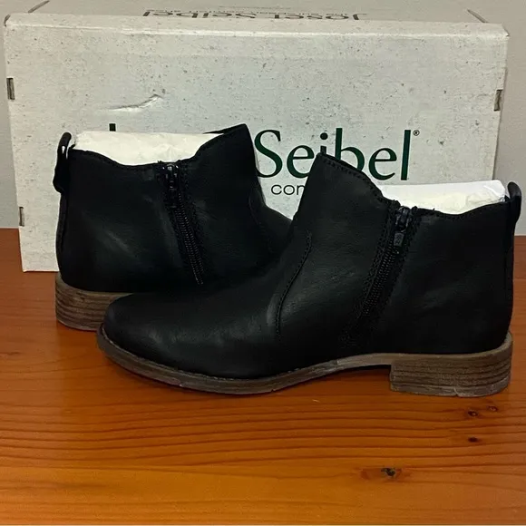 Josef Seibel Sienna 45 black leather ankle boot size 37 / 6. Soft leather lining