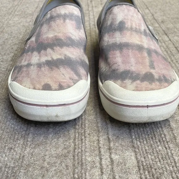 KEEN Footwear Eldon Slip-On Canvas Sneakers In Gray &amp; Light Pink Tie Dye Print
