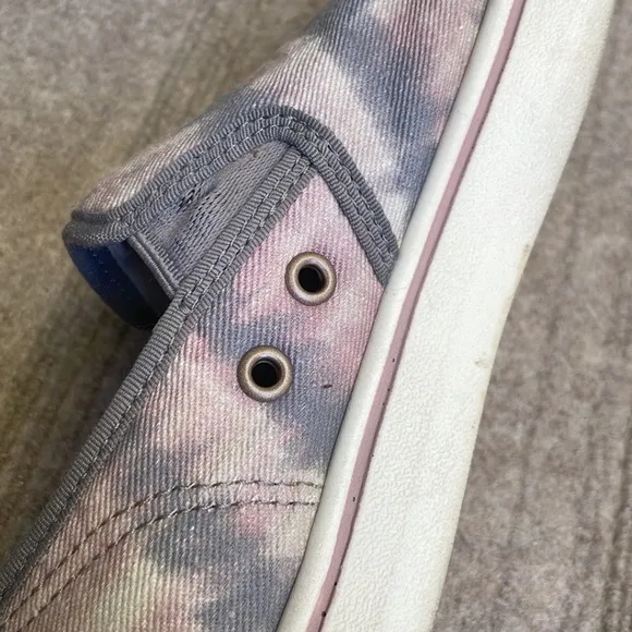 KEEN Footwear Eldon Slip-On Canvas Sneakers In Gray &amp; Light Pink Tie Dye Print