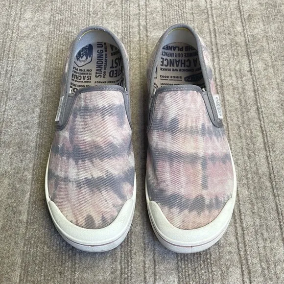 KEEN Footwear Eldon Slip-On Canvas Sneakers In Gray &amp; Light Pink Tie Dye Print
