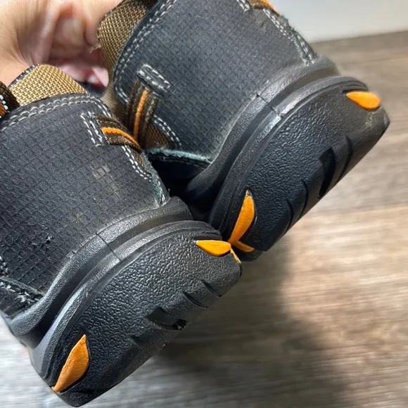 Keen Men's Brown and Black Hiking Shoes men’s size 11EE