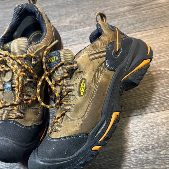 Keen Men's Brown and Black Hiking Shoes men’s size 11EE
