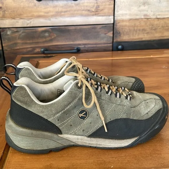 Keen Presidio Suede Shoes Size 11