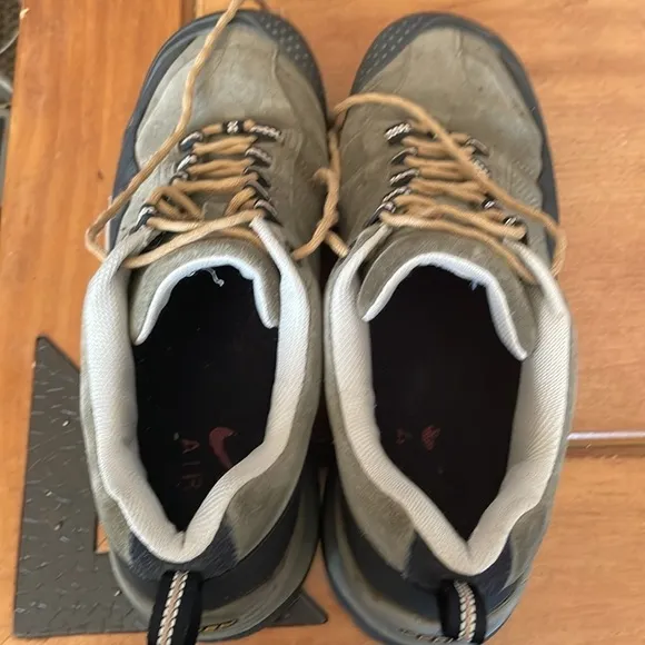 Keen Presidio Suede Shoes Size 11