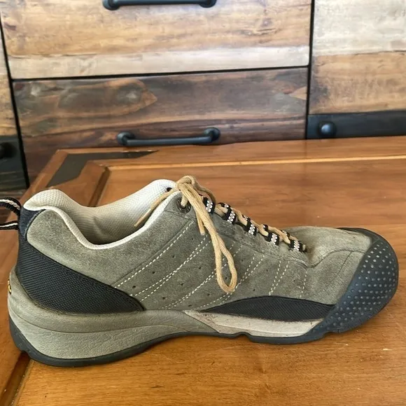 Keen Presidio Suede Shoes Size 11