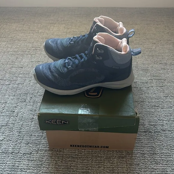 KEEN Women's Terradora Flex Mid Waterproof Hiking Boots size 6.5