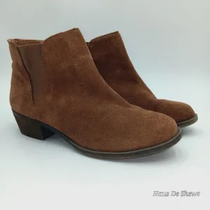 Kenzie Brown Suede zip up booties ankle boots