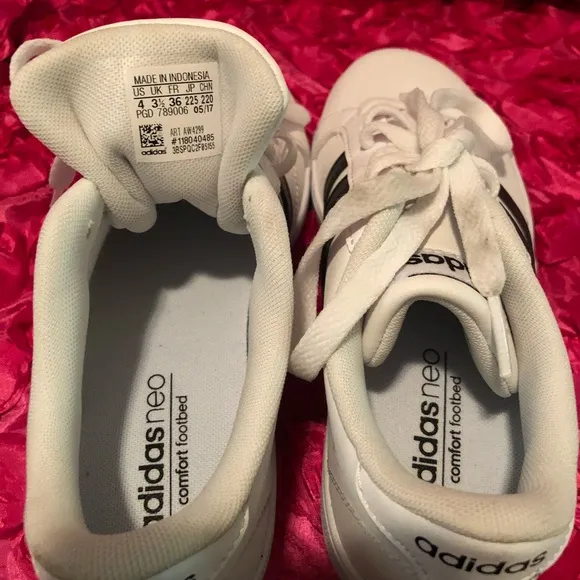 Kid adidas Baseline K