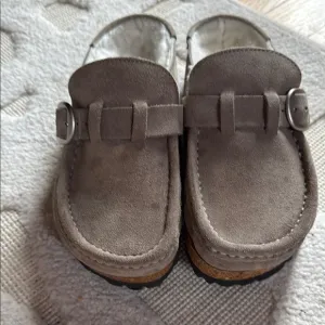 Kids Suede Buckle Shoes - Gray