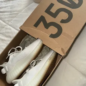Kids Yeezy Boost 350 V2 Cream White Sneakers
